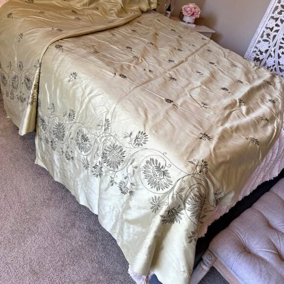 Pottery Barn 50W x 108L Lemongrass Green LINED Silk Dupioni Drapes. Set of 2. - Picture 7 of 9